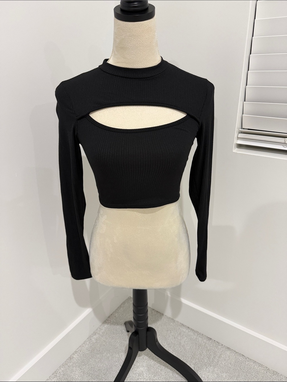 Timing Black Ribbed Long-Sleeve Cutout Crop Top